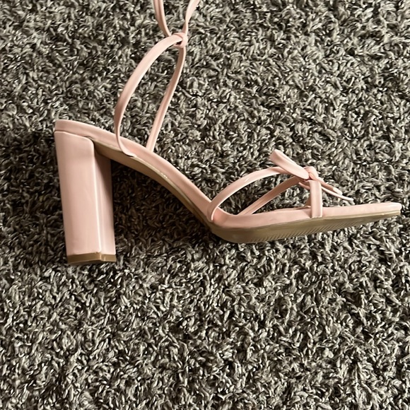 Light Pink Bow Heels - Picture 3 of 5
